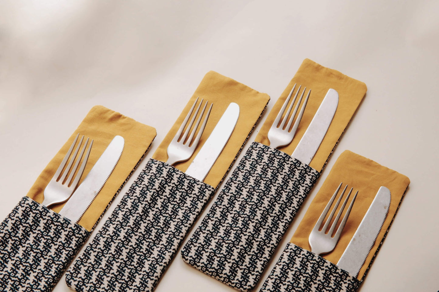 Bo Cutlery Holders Table Set